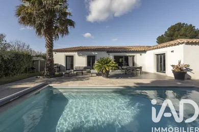 Architectural house in VENTABREN (13122)