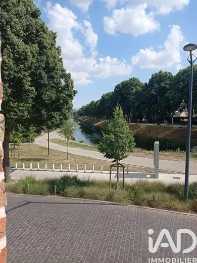 Building in Amiens (80000)