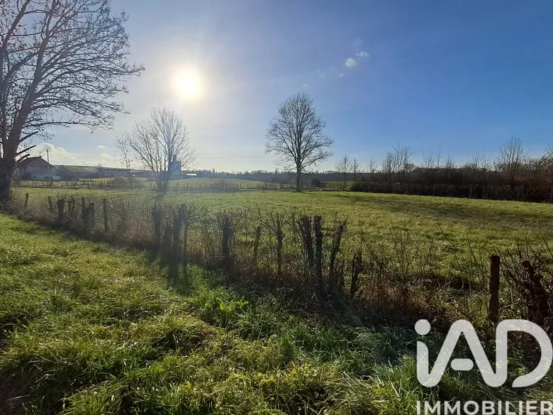 Terrain à bâtir à Ligny-le-Châtel (89144) · 82 000 €