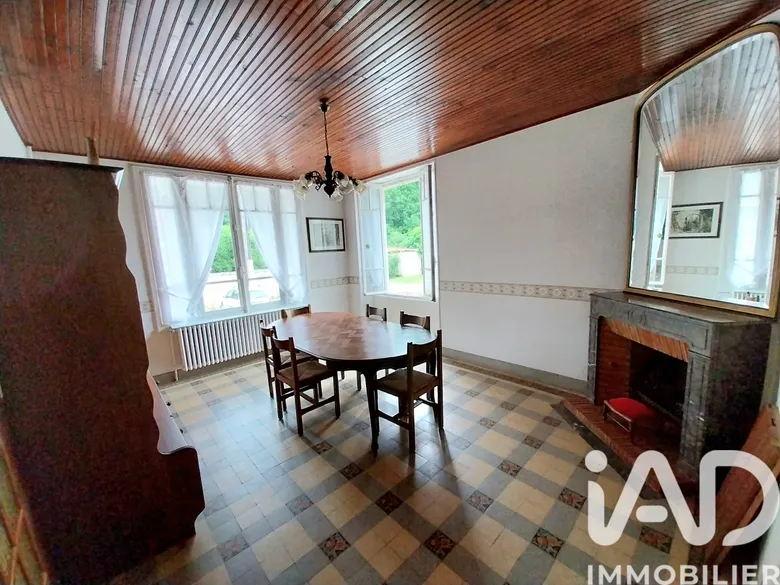 Maison 7 pièces 141 m² · à Bélâbre · 141 m² · 95 000 €