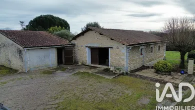 House in La Rochefoucauld (16110)