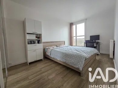 Apartment in Brunoy (91800)