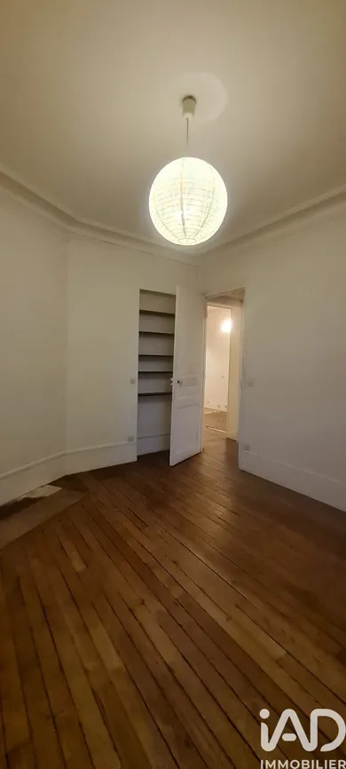 Apartment in Paris (75018)