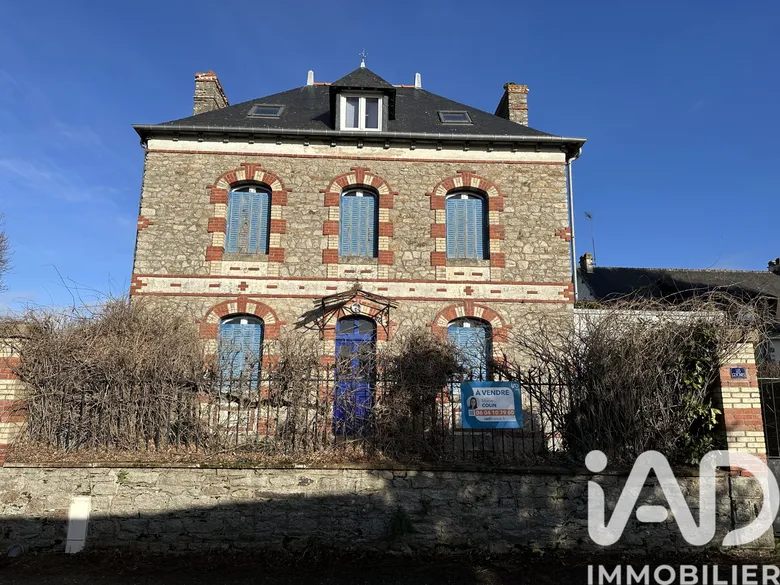 Maison 7 pièces 120 m² · à Forges de Lanouée · 120 m² · 130 000 €