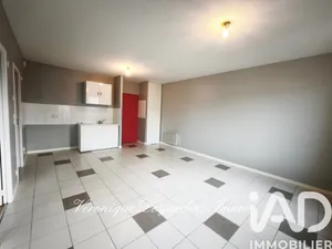 Apartment in Saintes (17100)