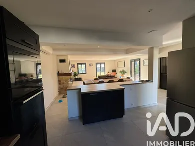 House in Cheval-Blanc (84460)