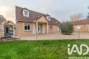Maison traditionnelle à Fontenay-Mauvoisin (78200)