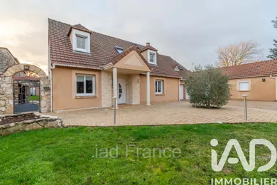 Traditional house in Fontenay-Mauvoisin (78200)