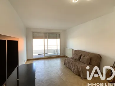 Apartment in Villejuif (94800)