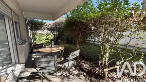 Apartment in Bordeaux (33200)