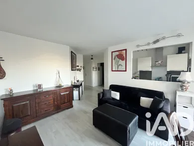 Apartment in Saintry-sur-Seine (91250)