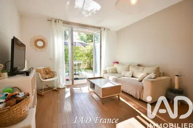 Apartment in Plaisir (78370)