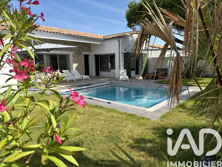 Maison 5 pièces 147 m² · à Rivedoux-Plage · 147 m² · 1 350 000 €