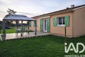 Traditional house in LES EGLISOTTES ET CHALAURES (33230)