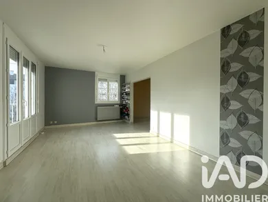 Appartement à Saint-Cyr-sur-Loire (37540)