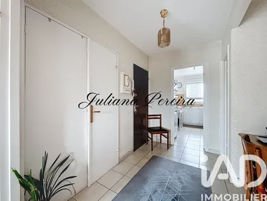 Apartment in Les Mureaux (78130)