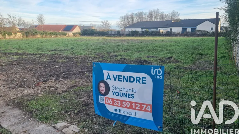 Terrain à bâtir à Corquilleroy (45120) · 60 900 €