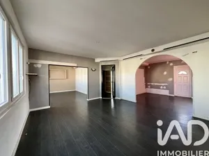 Immeuble à Tessy-Bocage (50420)