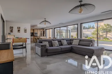 Architectural house in Salon-de-Provence (13300)