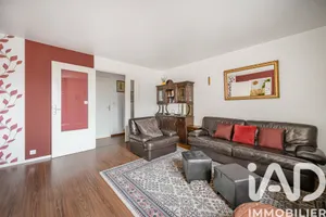 Apartment in Buc (78530)