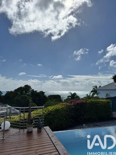 Maison à Sainte-Anne (97180)