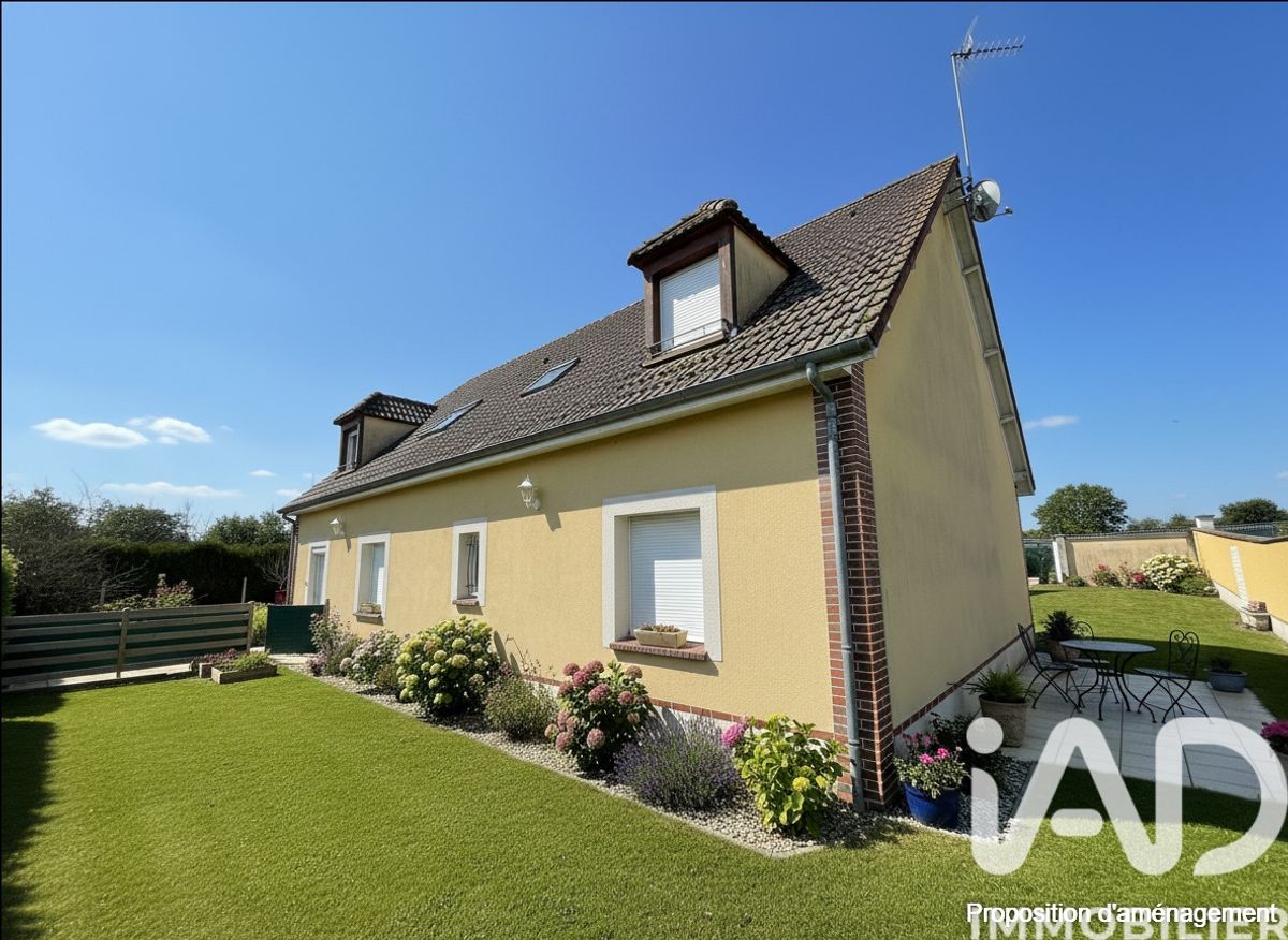 Maison de 223 m² divisée en deux logements à Champlay (89300)