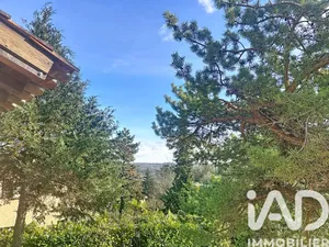 Traditional house in Couzon-au-Mont-d'Or (69270)