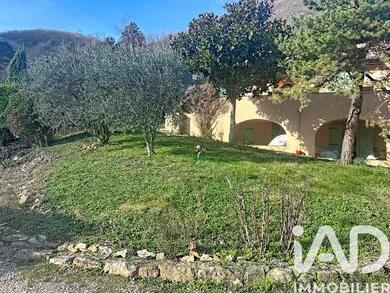Traditional house in Couzon-au-Mont-d'Or (69270)