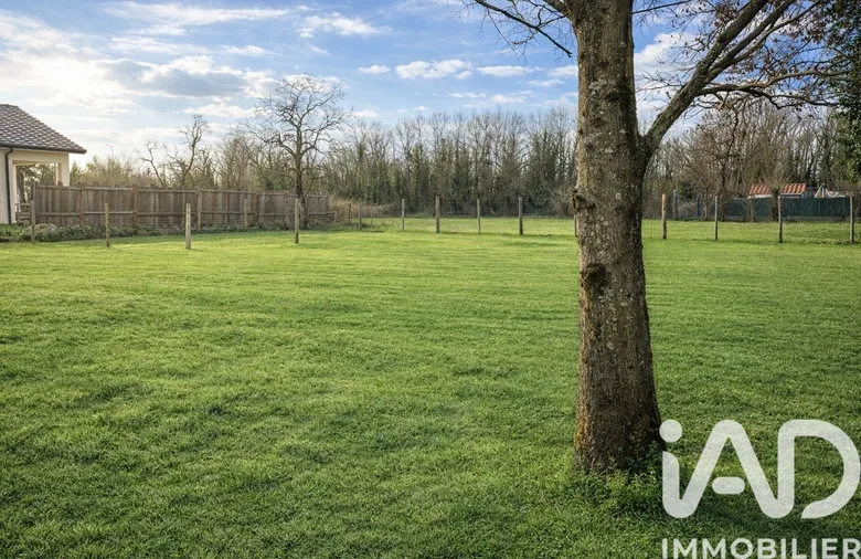 Terrain à bâtir à Saint-Bonnet-de-Mure (69720) · 420 000 €