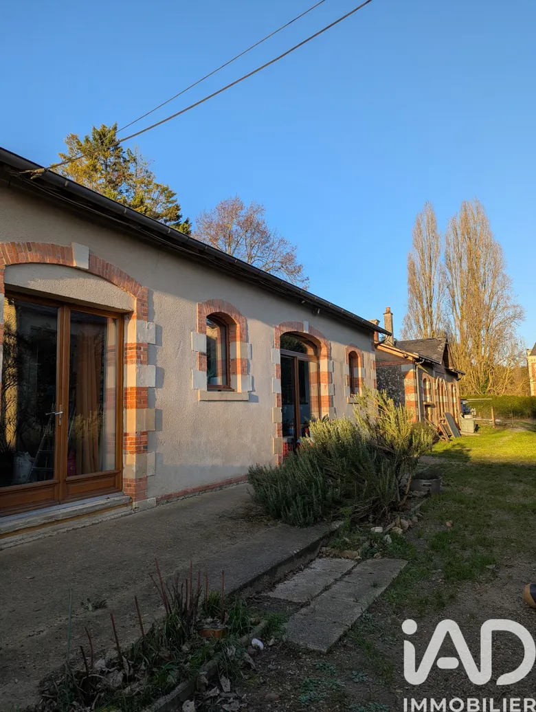 Maison 7 pièces 238 m² · à Bazouges Cré sur Loir · 238 m² · 231 000 €