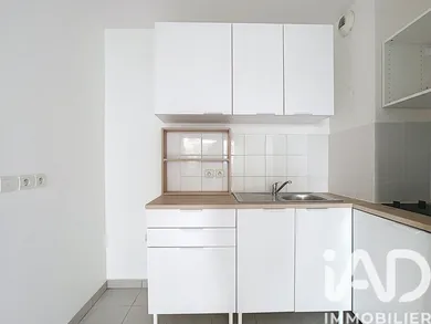 Apartment in Saint-Pierre-du-Perray (91280)