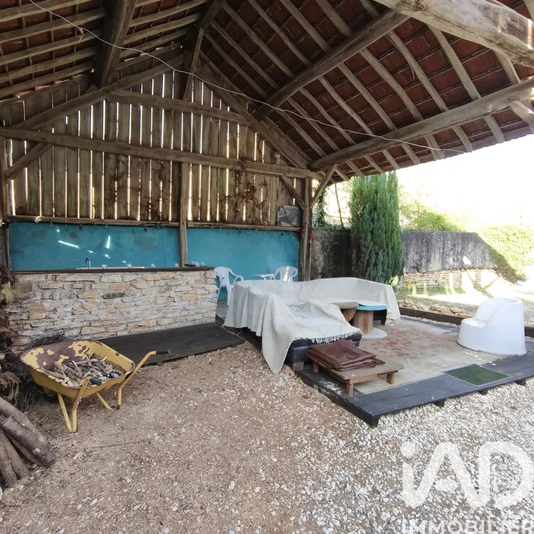 Maison 6 pièces 157 m² · à Brosses · 157 m² · 140 000 €
