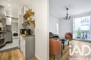 Apartment in Paris (75017)