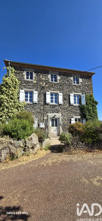 Domaine à Mazeyrat-d'Allier (43300)