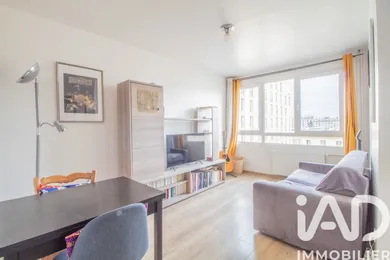 Apartment in Pantin (93500)