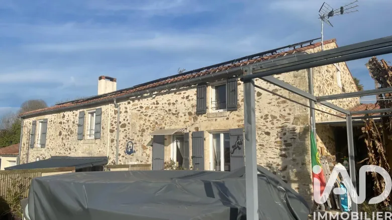 Maison 5 pièces 163 m² · à Mervent · 163 m² · 179 000 €