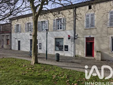 Building in Barbezieux-Saint-Hilaire (16300)