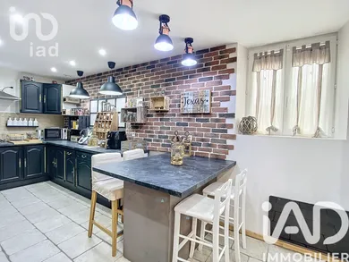 Immeuble à Condé-Sainte-Libiaire (77450)