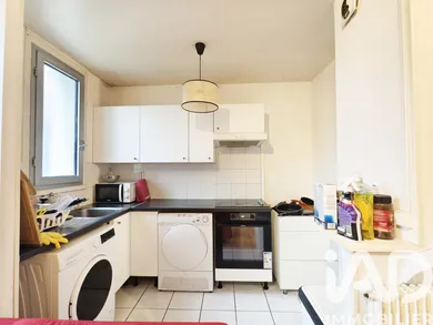 Apartment in Pontoise (95000)