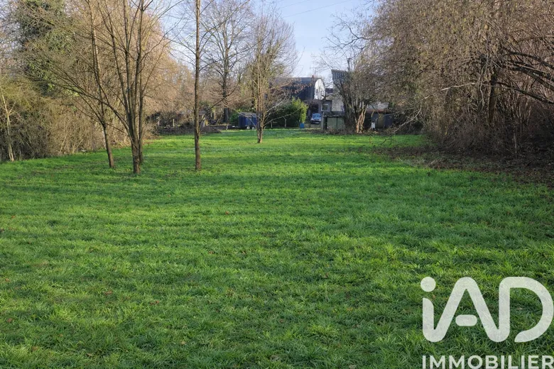 Terrain à Moncey (25870) · 57 000 €