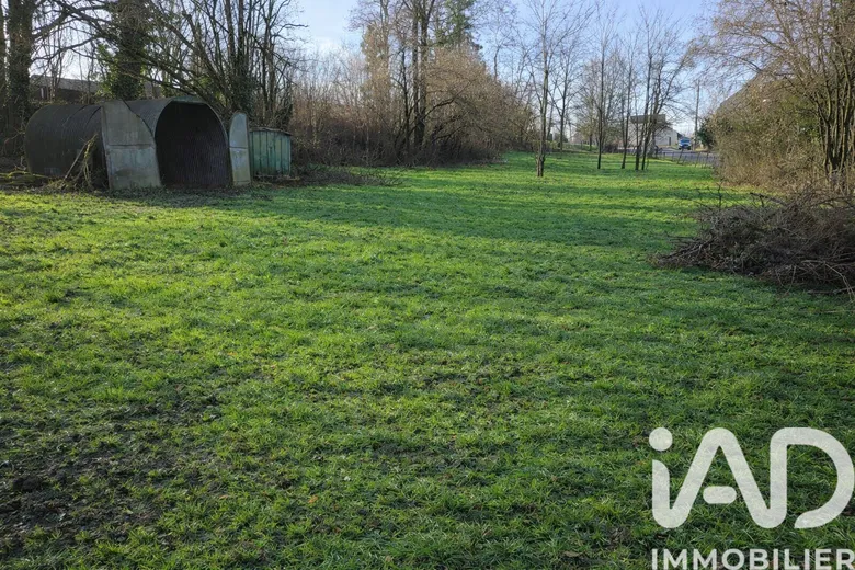 Terrain à Moncey (25870) · 104 000 €