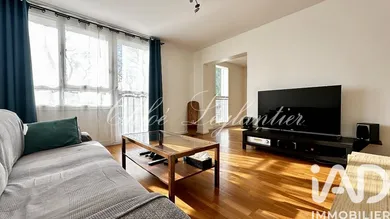 Apartment in Crosne (91560)