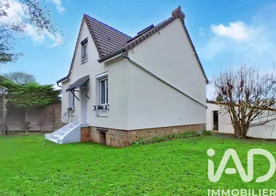 House in Plaisir (78370)