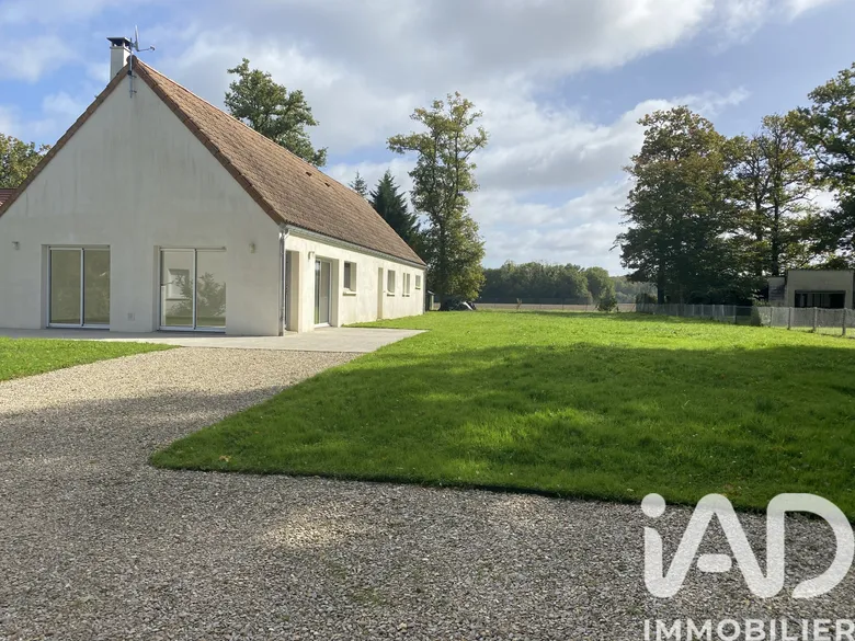 Maison 7 pièces 160 m² · à Saint-Hilaire-les-Andrésis · 160 m² · 355 000 €