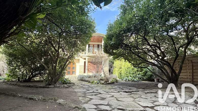 Maison 10 pièces 264 m² · à Carpentras · 264 m² · 420 000 €