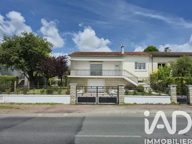 Traditional house in Chaniers (17610)