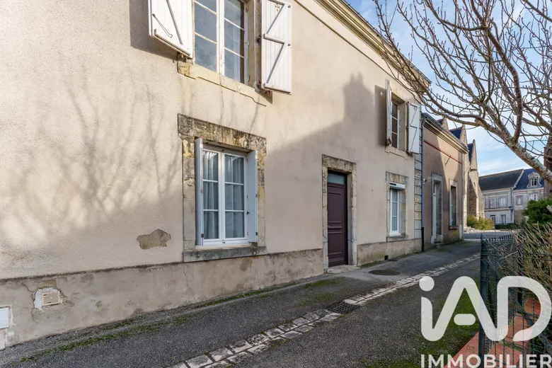 Maison 6 pièces 155 m² · à Chemillé-sur-Dême · 155 m² · 161 000 €