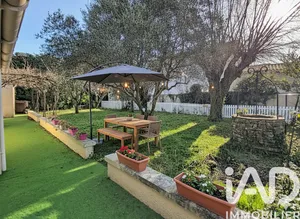 House in Entraigues-sur-la-Sorgue (84320)