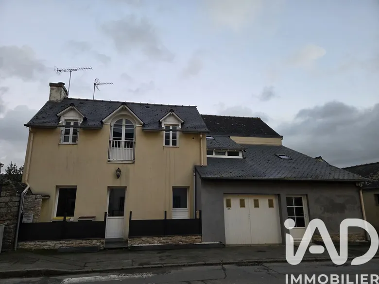 Maison 5 pièces 82 m² · à Saint-Jouan-des-Guérets · 82 m² · 254 000 €