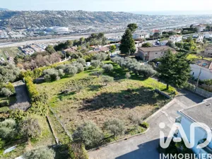 Terrain à Saint-Laurent-du-Var (06700)